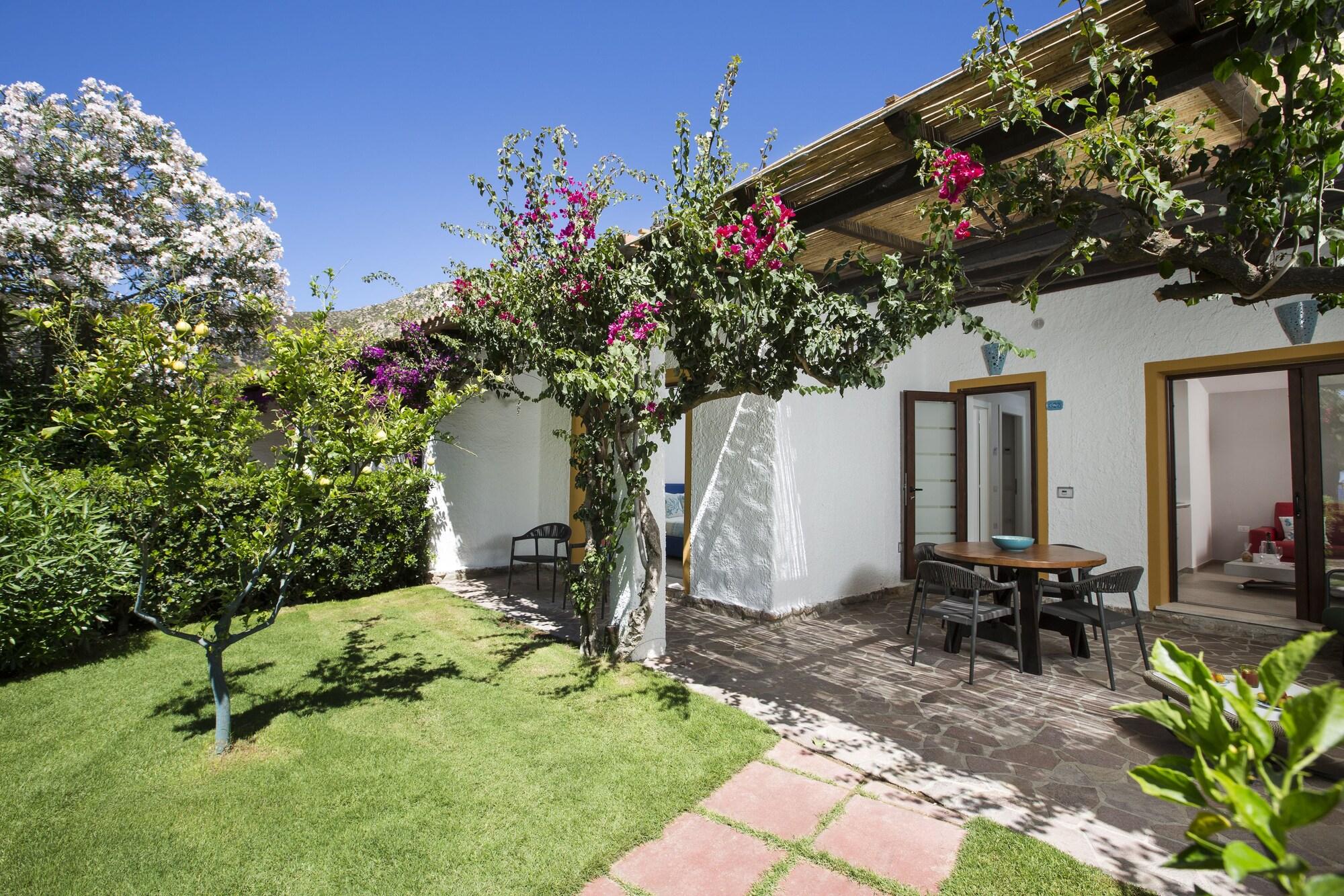 Cormoran Residence Villasimius Exteriör bild